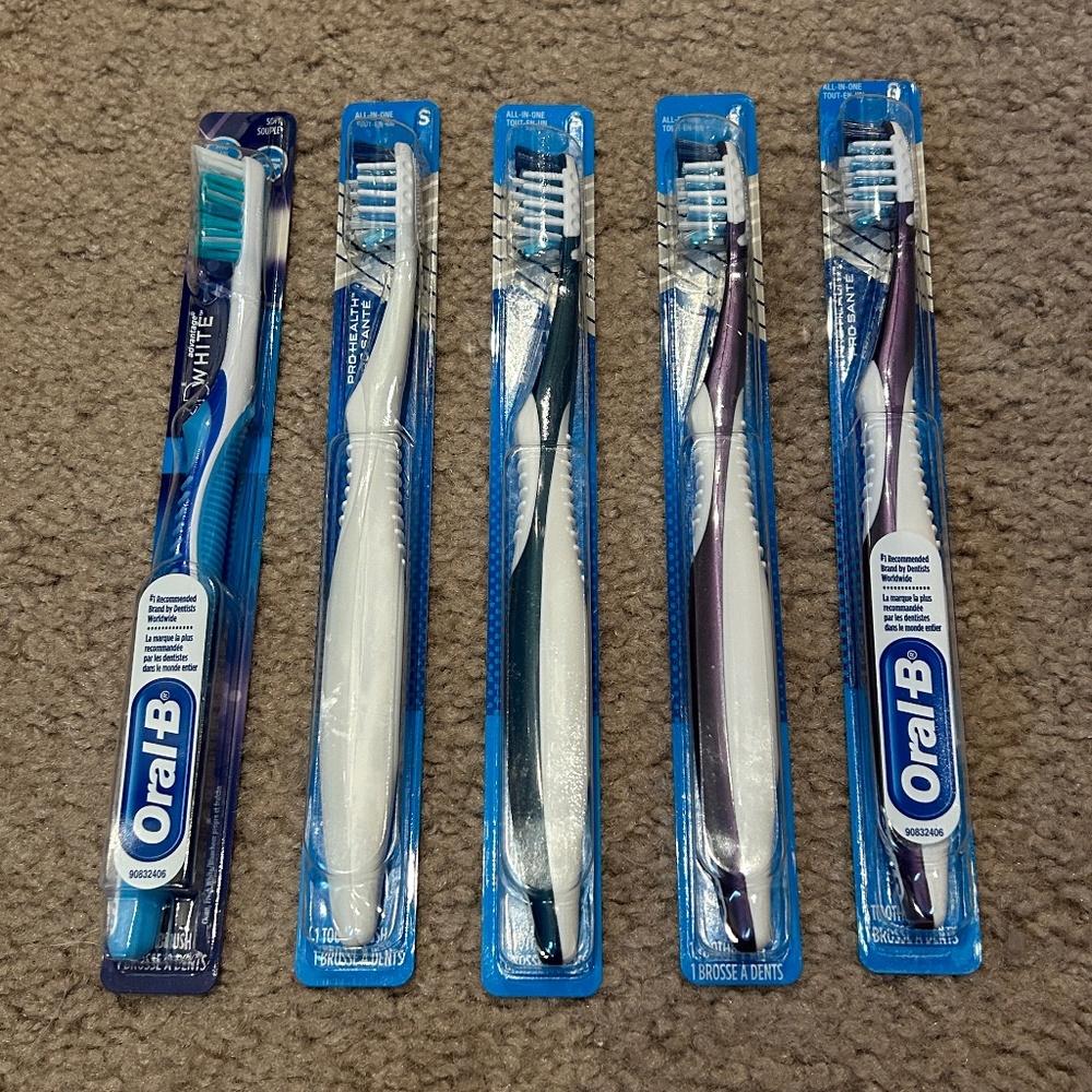 Oral-B Toothbrushes Bundle of 5